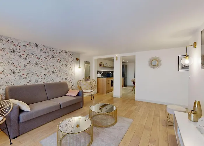 230 Mayfair - Superb In Appartamento