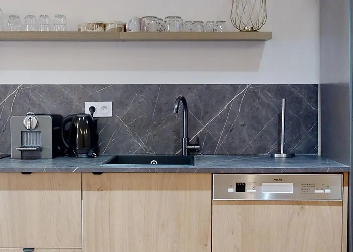 230 Mayfair - Superb In Apartment *